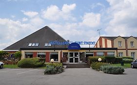 Hostellerie Saint Vincent Beauvais Aeroport Exterior photo