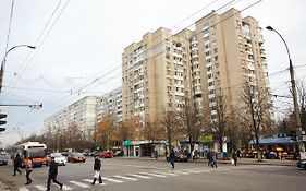 Apartment Deluxe On Moscow Avenue 基希讷乌 Exterior photo