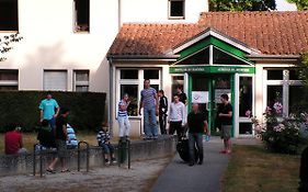 Auberge De Jeunesse De Saintes旅舍 Exterior photo