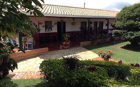 Villa Liliana Lodge Mesa De Los Santos 洛斯桑托斯 Exterior photo