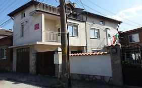 Guest House "Dimova" 斯维伦格勒 Exterior photo