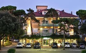 Hotel Mimosa 利尼亚诺萨比亚多罗 Exterior photo