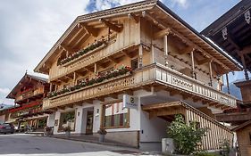 阿尔卑巴赫 Das Gaestehaus Schneider Am Dorfplatz酒店 Exterior photo