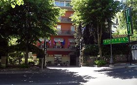 洛比尼亚公寓 真扎诺-迪罗马 Exterior photo