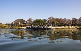 Gondwana Hakusembe River Lodge 龙杜 Exterior photo