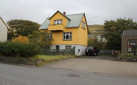 Cosy Guesthouse Anno 1936 Sandavágur Exterior photo