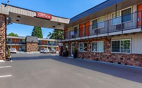Econo Lodge Inn & Suites West Portland/希尔斯伯勒 Exterior photo