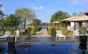 花园湖度假酒店 蒂瑟默哈拉默 Exterior photo