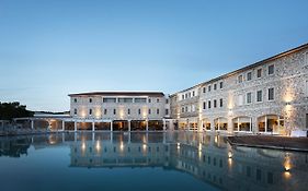 塞米第萨图尼亚天然温泉高尔夫度假酒店-世界顶级酒店 萨杜勒尼亚 Exterior photo