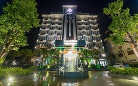 磅同皇家酒店 Kâmpóng Thum Exterior photo