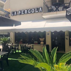 Hotel La Pergola 贝拉里亚-伊贾马里纳 Exterior photo