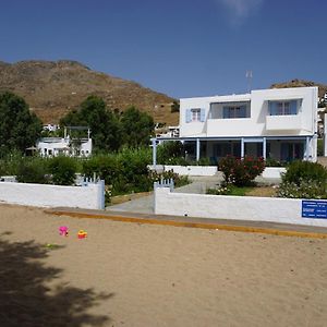 Galazio Seaside Apartments Livadakia Exterior photo