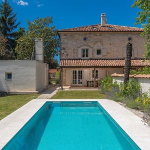 Villa Eva With Private Pool Višnjan Exterior photo