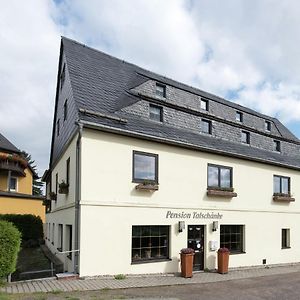 Spacious Holiday Home In The Ore Mountains Deutschneudorf Room photo