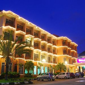 贝拉维斯塔快捷酒店 珍南海滩 Exterior photo
