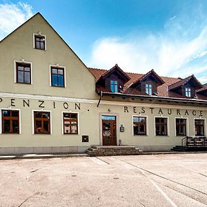 Ledeč nad Sázavou Penzion A Restaurace U Reky酒店 Exterior photo