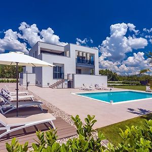 Villa Marijeta Exclusive 5 Star Villa With 50Sqm Private Pool, 6 Bedrooms And Playroom 斯普利特 Exterior photo