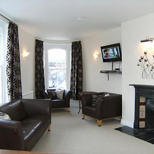 Cotswolds Valleys Accommodation - Bell Apartments - Exclusive Use Large Two Bedroom Family Holiday Apartment 斯特劳德 Exterior photo