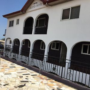 Kunta Kinte Hotel 阿克拉 Exterior photo