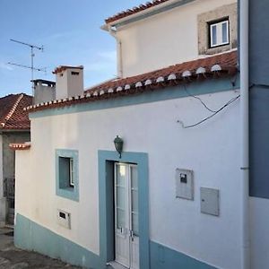 Typical Small House Near Lisbon 奥埃拉斯 Exterior photo