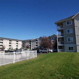 Quiet 2 Bed 2 Bath Close To Westview Hospital Stony Plain Exterior photo