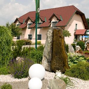 Sankt Lorenzen bei Knittelfeld Restaurant Gastehaus Seiger酒店 Exterior photo