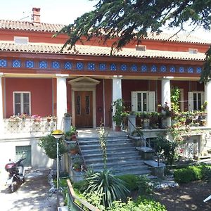 Casa Vacanze Villa Pompeiana 的里雅斯特 Exterior photo