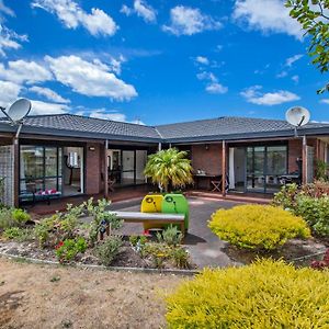 Bream Bay Bach - Ruakaka Holiday Home Exterior photo