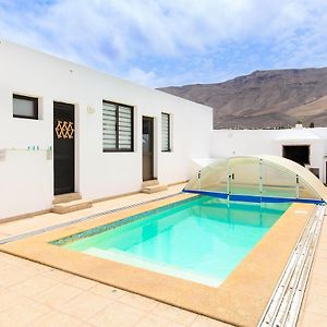 Famara Beach House Exterior photo