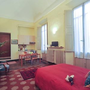 Cozy Apartment In Palazzo Malaspina 皮亚琴察 Exterior photo