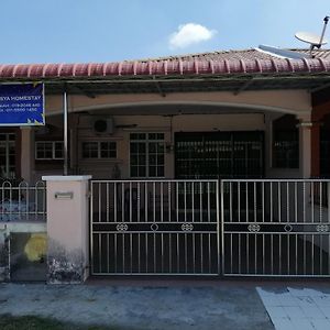 Syaqisya Homestay 3 斯里曼绒 Exterior photo