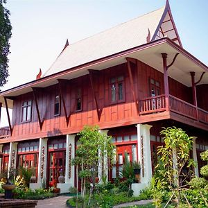 Baan Lhang Wangh บ้านหลังวัง 彭世洛 Exterior photo