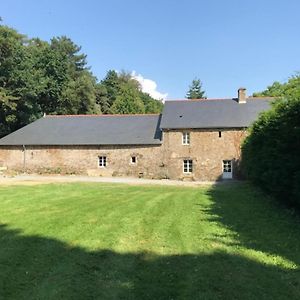 Gite 10 Personnes Au Coeur Du Chateau Et De Nombreux Animaux Saint-Ouen-de-la-Rouerie Exterior photo