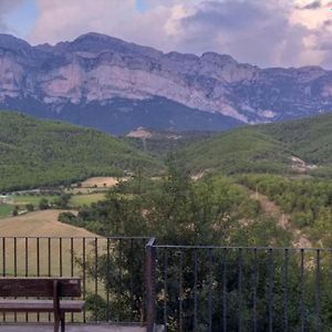 Vistas A La Montana En Un Pueblo Con Encanto. El Pueyo de Araguás Exterior photo