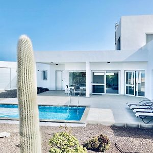 Casa Achaman - Contemporary Style Villa With Outstanding Views 廷达亚 Exterior photo