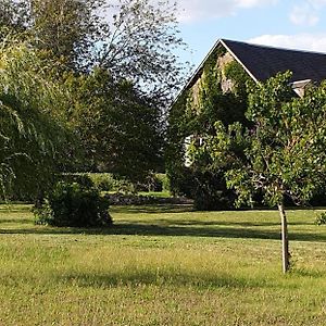 Gite Le Campagnard Saint-Germain-Des-Bois  Exterior photo