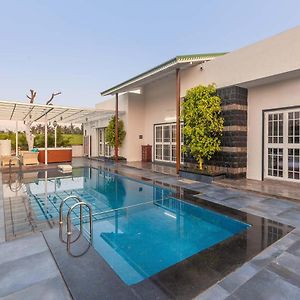 Stayvista'S Villa Cobblestone With Pool, Terrace & Gazebo 纳西克 Exterior photo