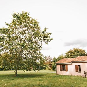 Modern Holiday Home With Dishwasher Moncontour  Exterior photo