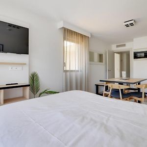 New Standard Suite For 4 People With Double Bed And Sofa Bed 旺斯 Exterior photo