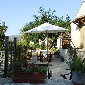 One Bedroom Apartement With Enclosed Garden And Wifi At Abbateggio Exterior photo