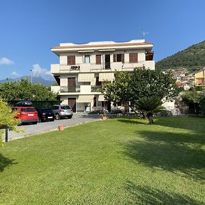 皮特拉利古I Fiori Di Pietra公寓式酒店 Exterior photo