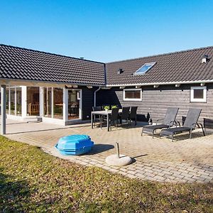 Five-Bedroom Holiday Home In Ebeltoft 2 Exterior photo