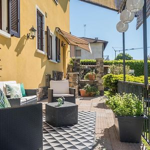 Tinas Yellow Home Leggiuno Exterior photo