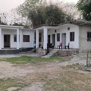 Vamoose Murti Homestay Chālsa Exterior photo