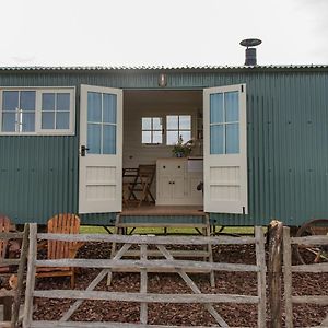 Romney Marsh Huts By Bloom Stays 阿什弗德 Exterior photo