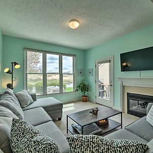 Bright, Beautiful Manistee Condo Near Beach And Pool Exterior photo