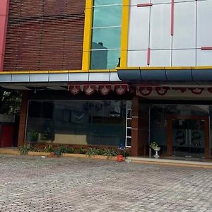 Lheue Reddoorz Plus Syariah @ Jalan Syiah Kuala Banda Aceh酒店 Exterior photo