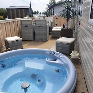 Relaxing Breaks With Hot Tub At Tattershal Lakes 3 Bedroom 塔特舍尔 Exterior photo