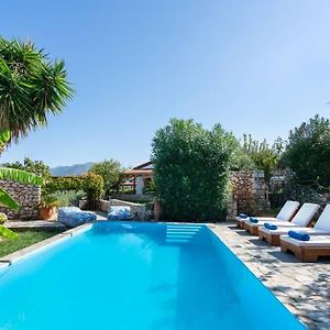 A 3Bedroom Country House, With Pool Close To Beach Roumelí Exterior photo