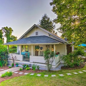 Restored Mars Hill Home On 1 Acre Walk To Town! Exterior photo